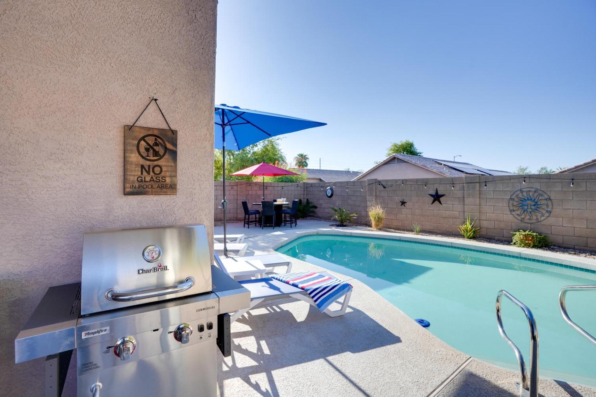 Sunny Surprise Getaway With Private Yard And Pool Vila Exterior foto