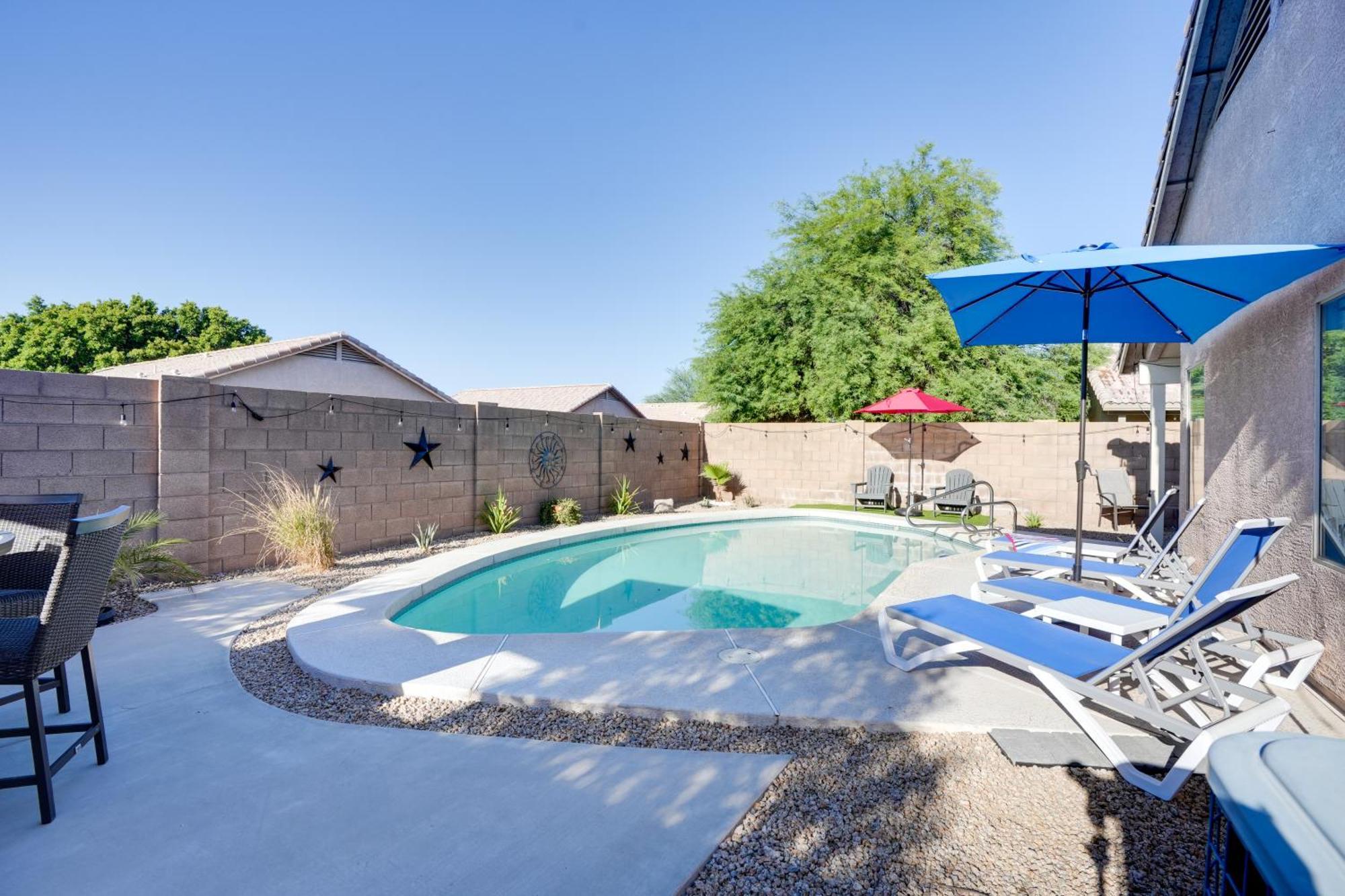 Sunny Surprise Getaway With Private Yard And Pool Vila Exterior foto